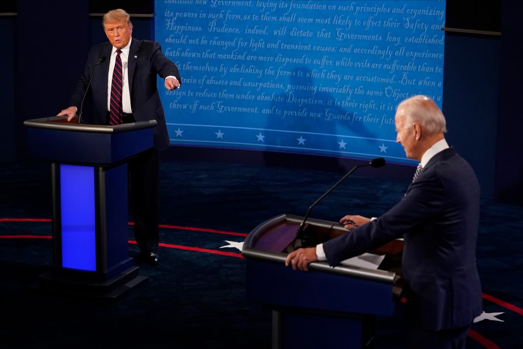 Donald Trump und Joe Biden bei einer Debatte
